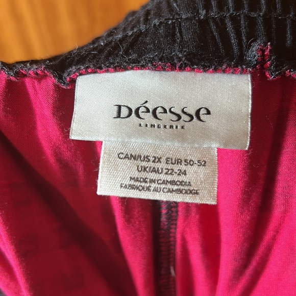 Worn once, soft/lightweight pj shorts are a blend of Viscose+Elastane by Deesse - Picture 9 of 11